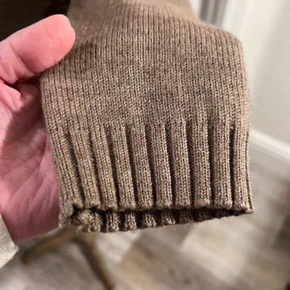 Sweater - Picture 4 of 4